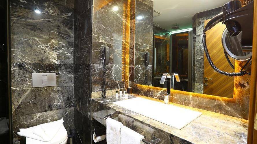 Zimmer Bosphorus Hotel