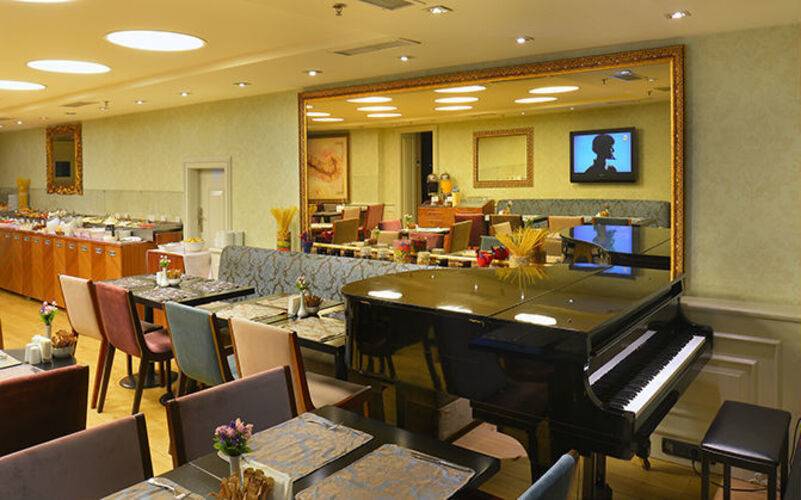 Pera Tulip Hotel