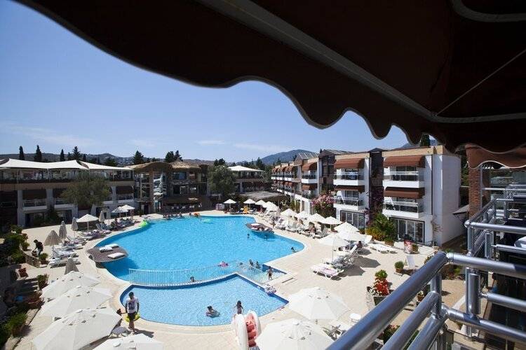 Risa Hotel