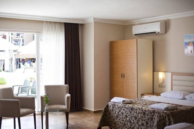 Risa Hotel