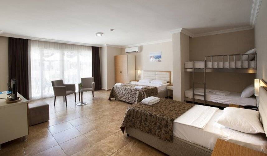 Risa Hotel