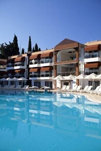 Risa Hotel
