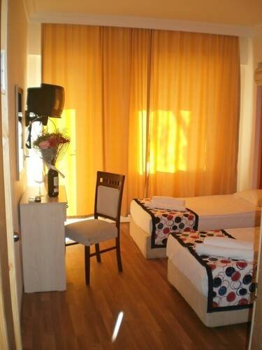 Skys Hotel