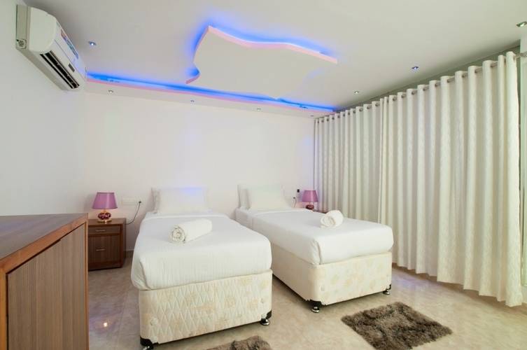 Boomerang Beach Resort