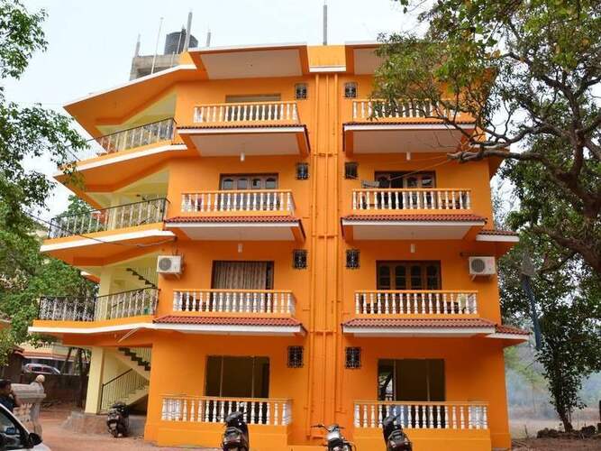 Da Orange House