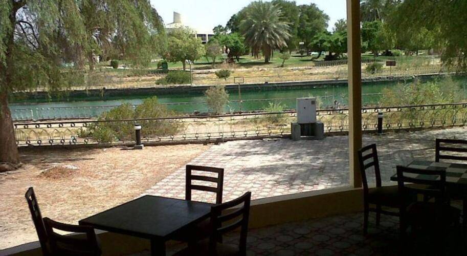 One To One Hotel & Resort Ain Al Fayda