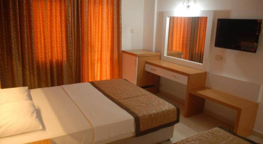 Diamore Hotel