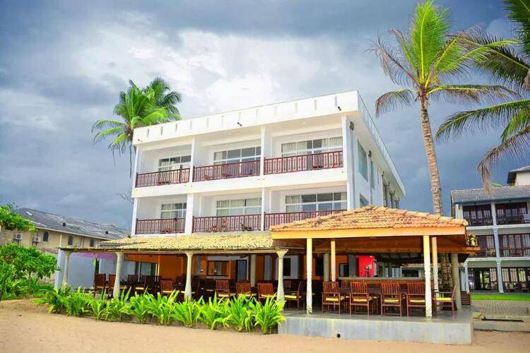 Hikka Bliss (Ex. Ranmal Beach Hotel)