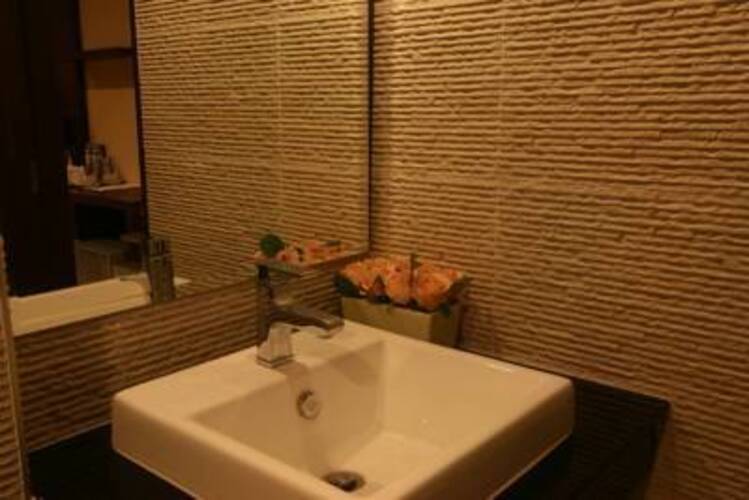 Honey Inn Hotel