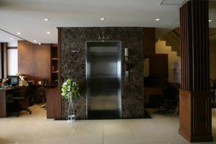 Honey Inn Hotel