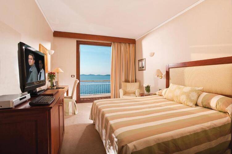 Grand Resort Lagonissi