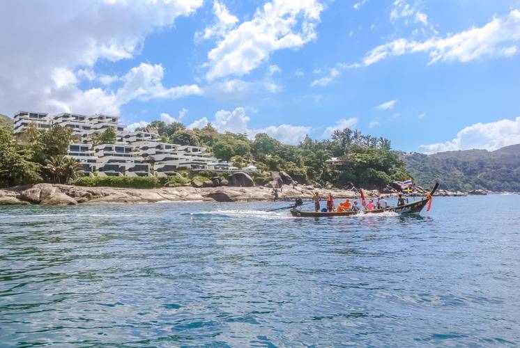 Kata Rocks Resort & Residences
