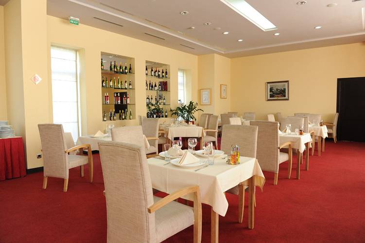 City Hotel