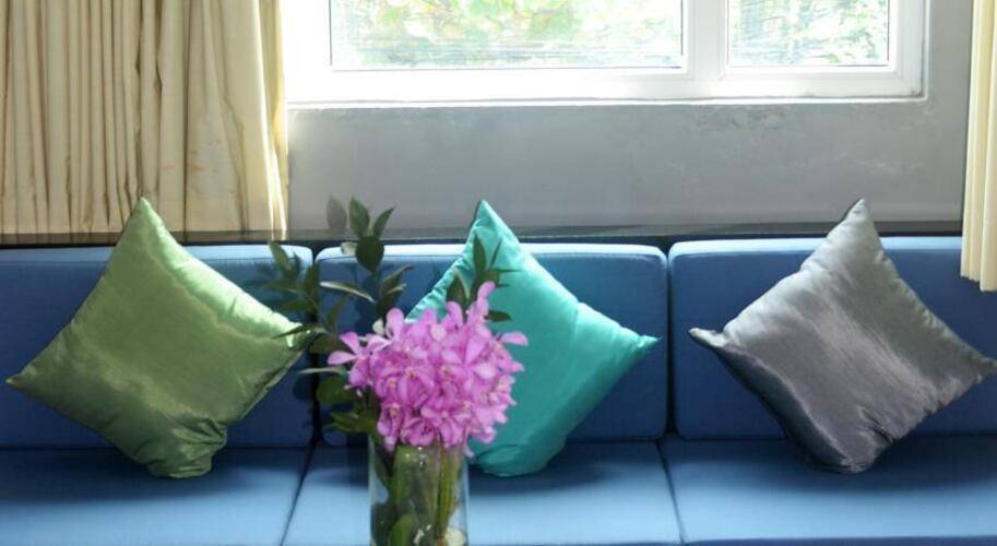 Benyada Lodge Surin Beach