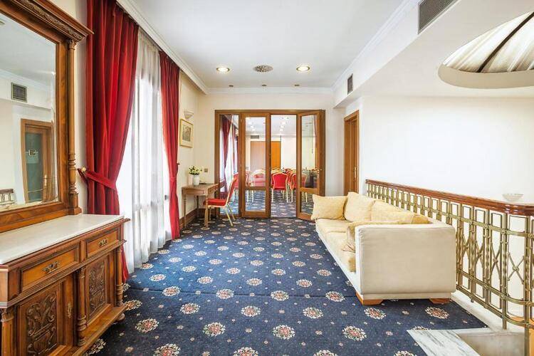 Minerva Premier Hotel