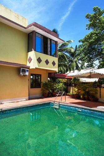 Coconut Grove Royale