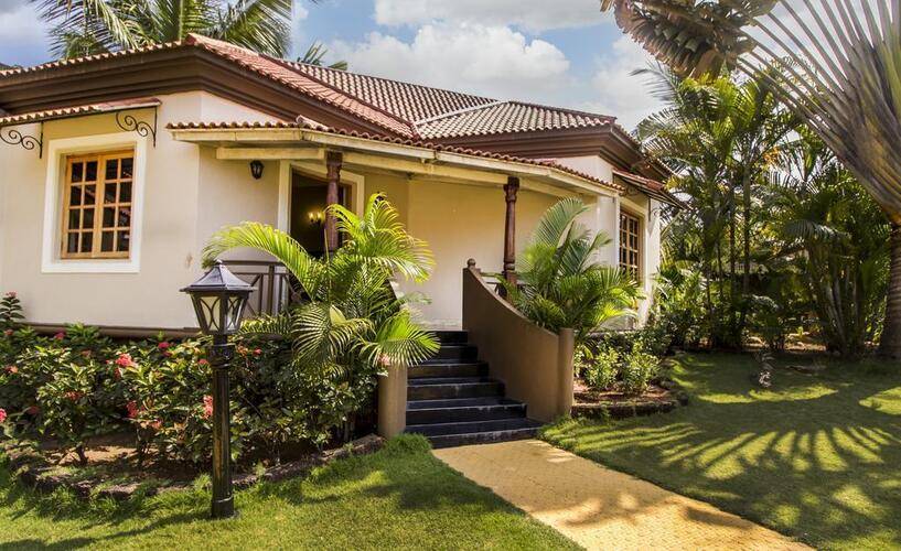 Leoney Resort