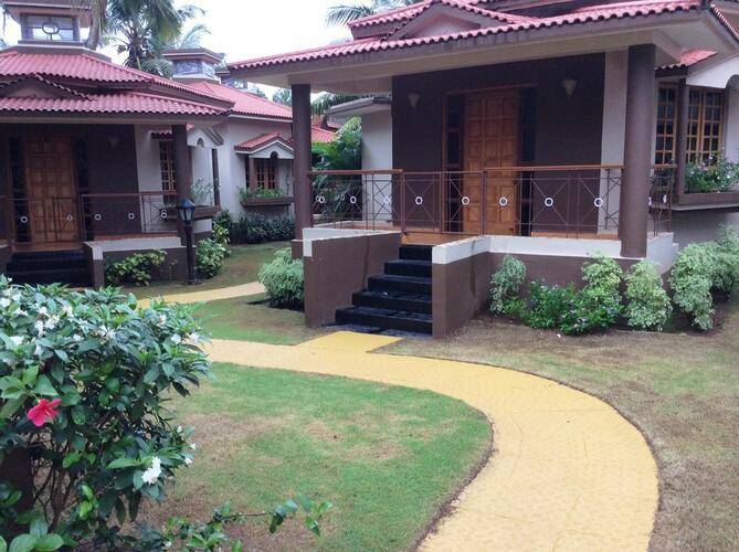 Leoney Resort