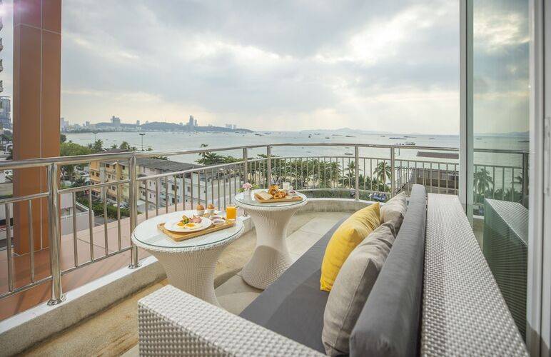 Pattaya Sea View Hotel