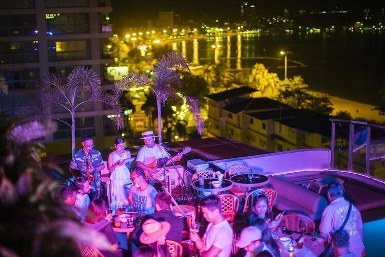 Pattaya Sea View Hotel