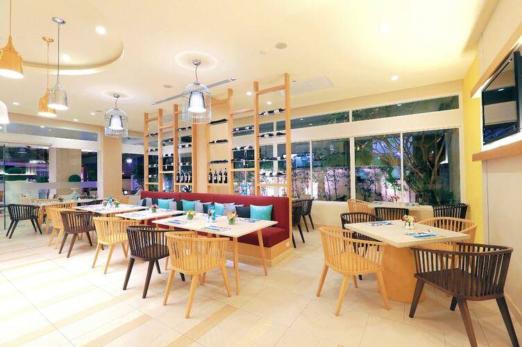 Pattaya Sea View Hotel