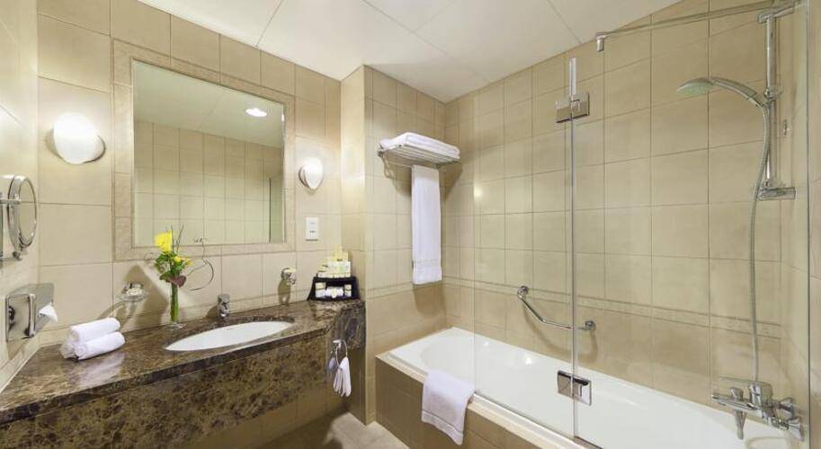 Al Manzel Hotel Apartments