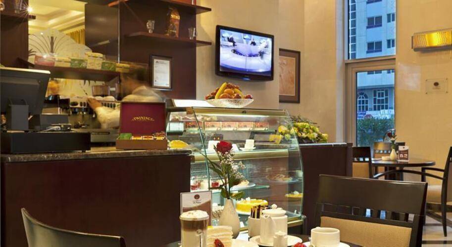 Al Manzel Hotel Apartments