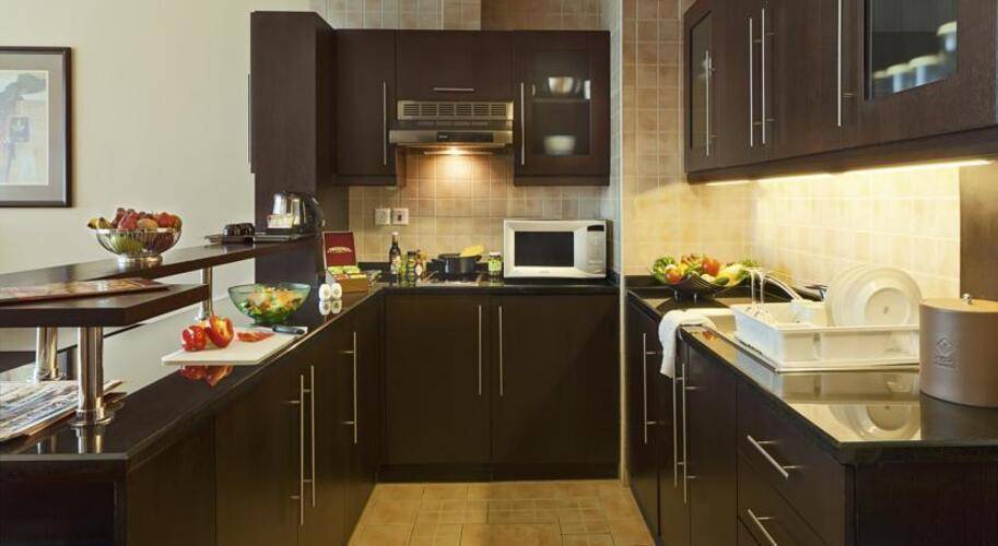 Al Manzel Hotel Apartments