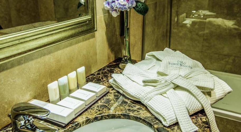 Somewhere Hotel Apartment