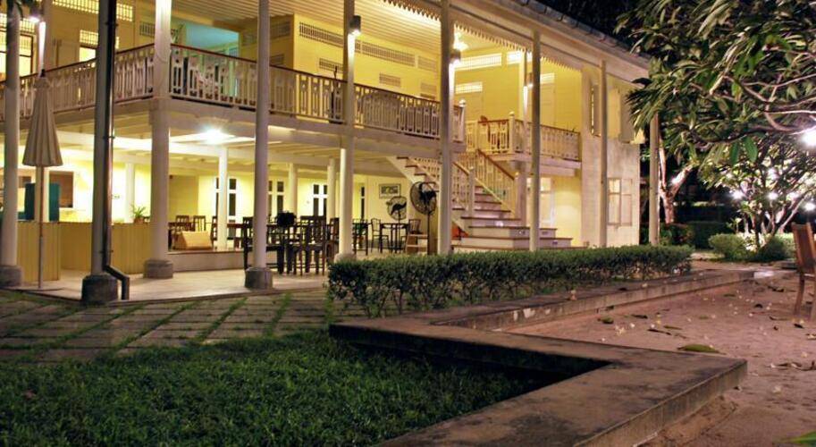 Baan Bayan Hotel