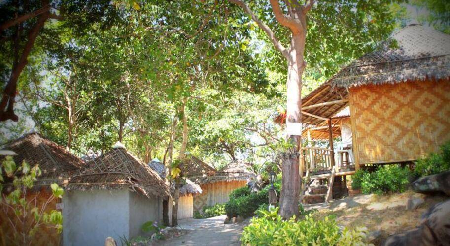Phi Phi Cozy Sea Front Resort
