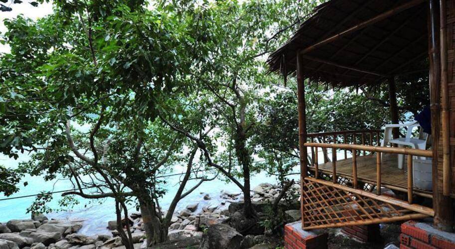 Phi Phi Cozy Sea Front Resort