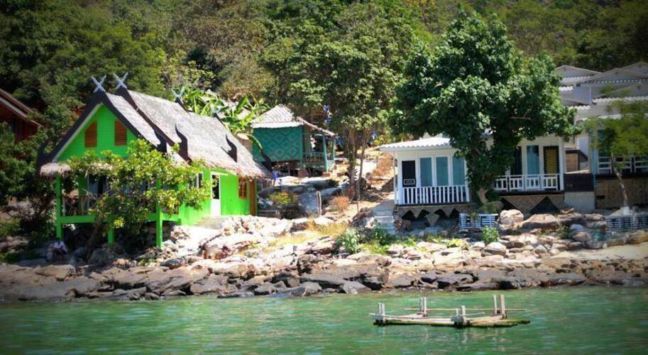 Phi Phi Cozy Sea Front Resort