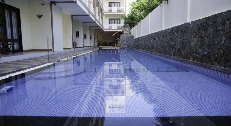 Sun & Sands Hotel