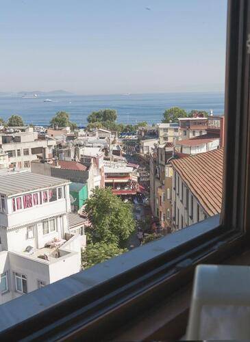 Grand Liza Hotel