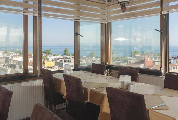 Grand Liza Hotel