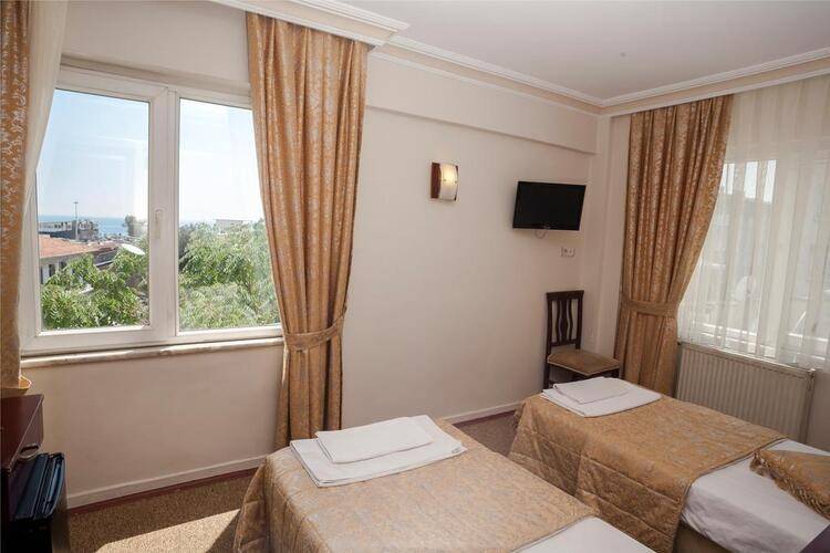 Grand Liza Hotel
