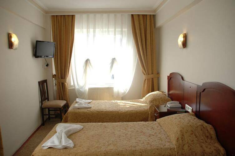 Grand Liza Hotel