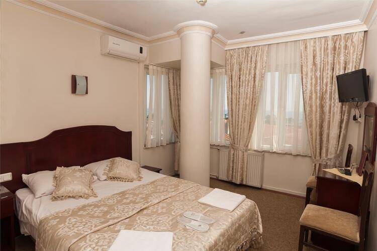 Grand Liza Hotel