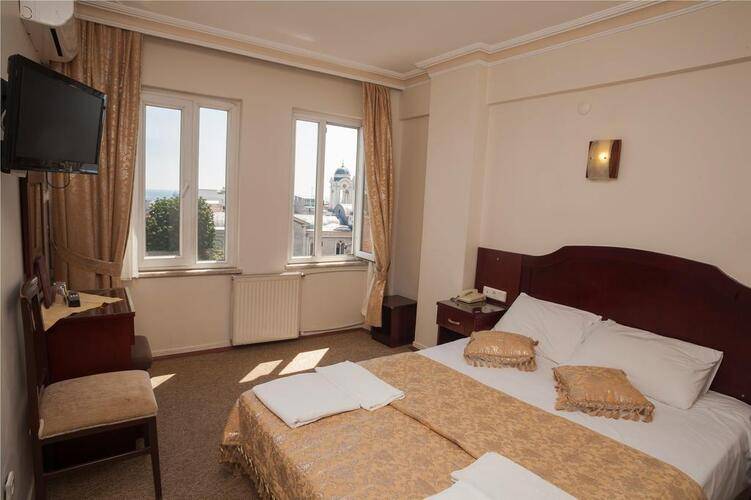 Grand Liza Hotel
