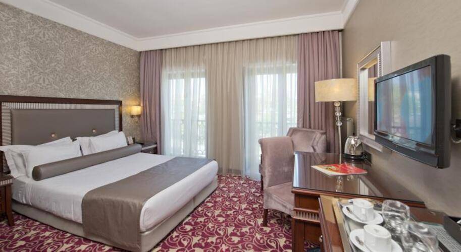 Emporium Hotel