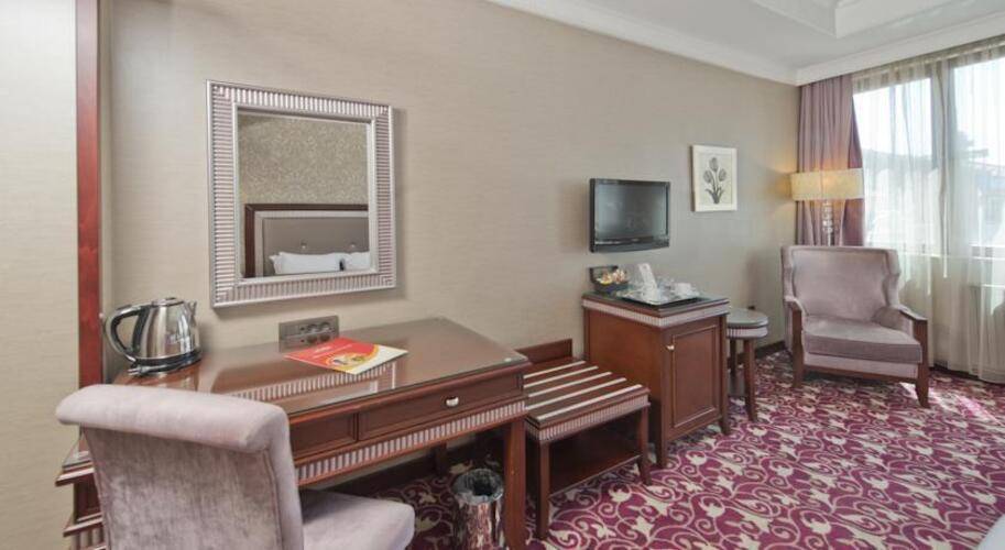 Emporium Hotel