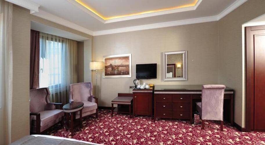 Emporium Hotel