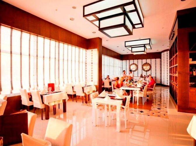 Nova Park Hotel