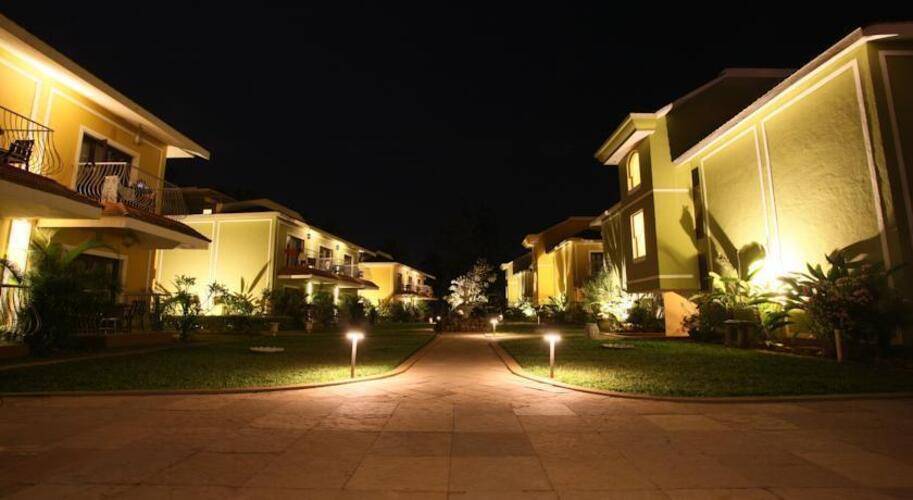 Acacia Palms Resort