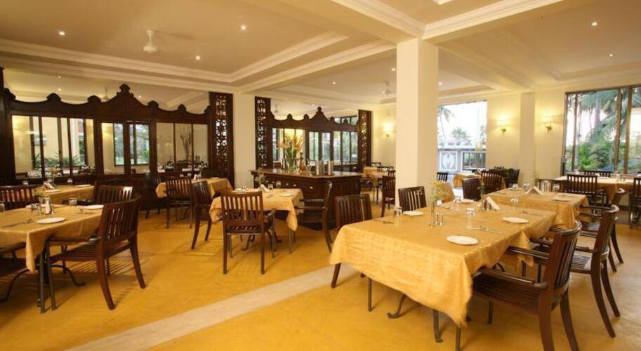 Acacia Palms Resort