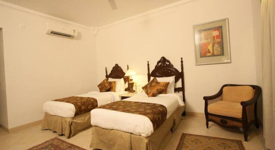 Acacia Palms Resort