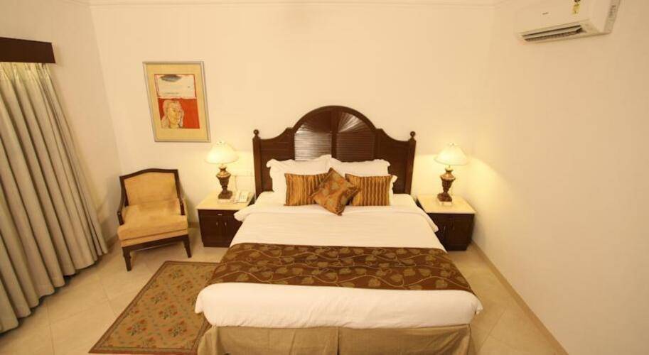 Acacia Palms Resort