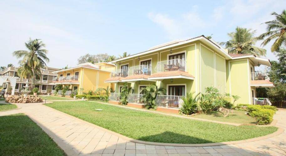 Acacia Palms Resort