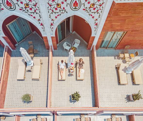 Royal Taj Mahal Hotel